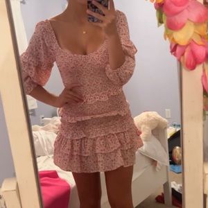 Floral, tight, puffy sleeves dress, mini